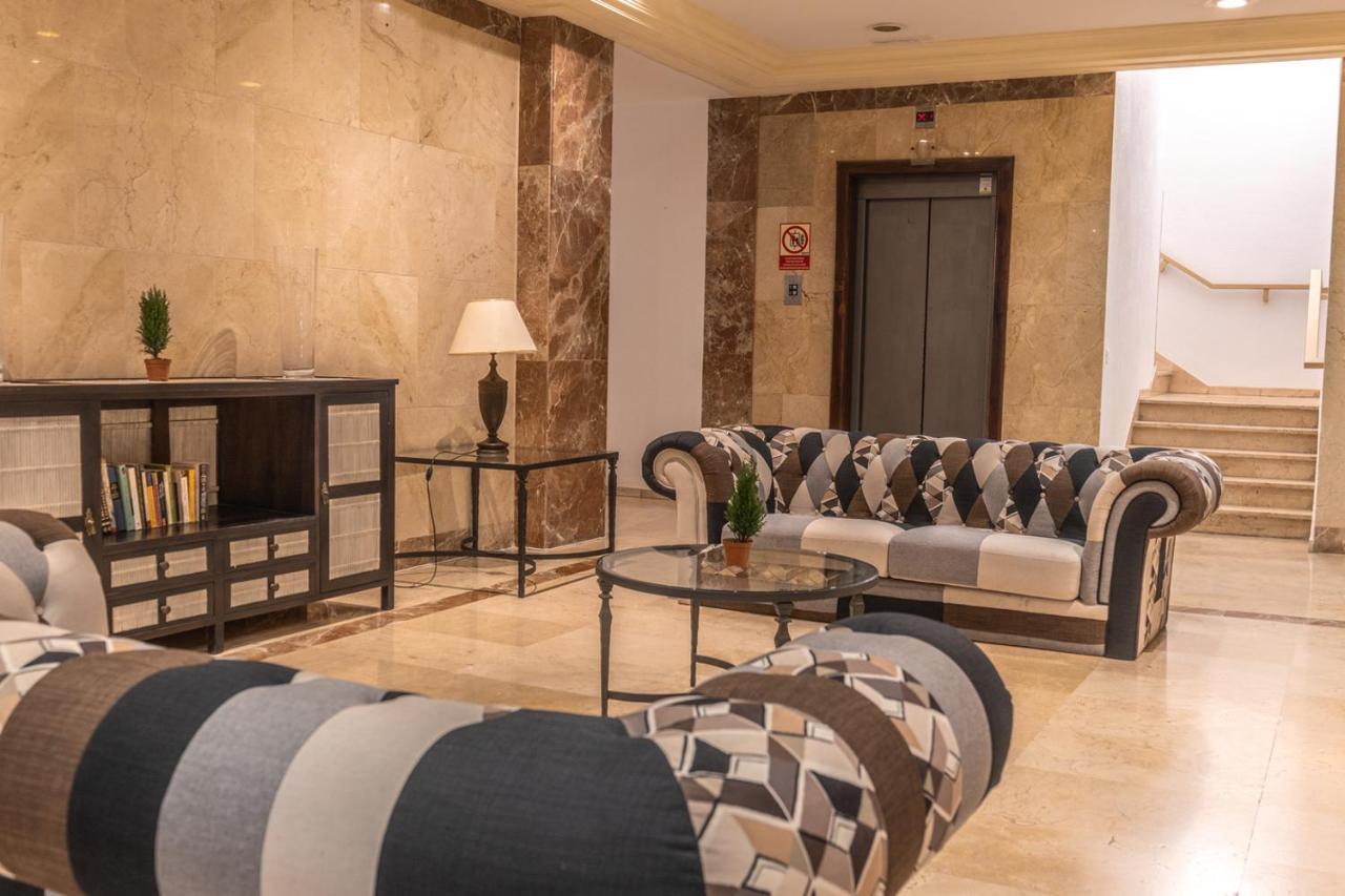 Hotel Aeropuerto Sur Сан Исидро Екстериор снимка