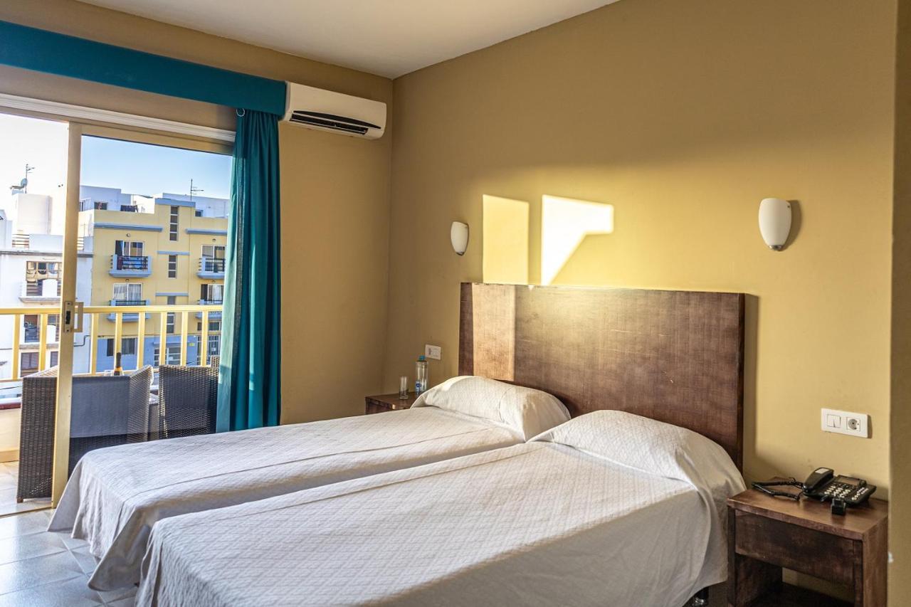 Hotel Aeropuerto Sur Сан Исидро Екстериор снимка