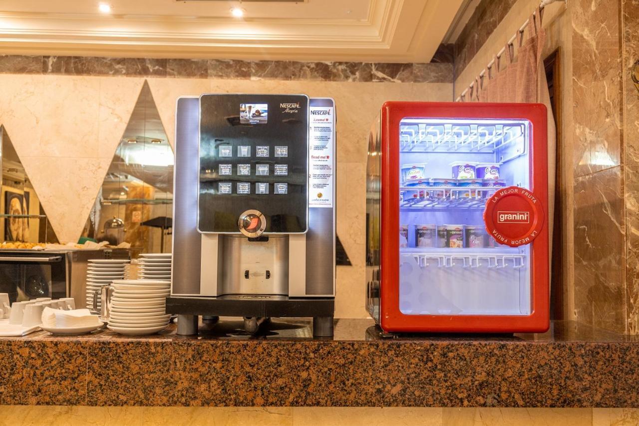Hotel Aeropuerto Sur Сан Исидро Екстериор снимка